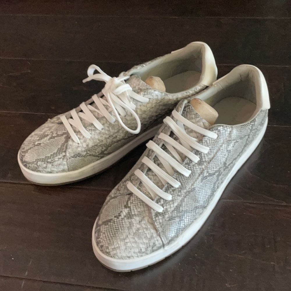 Zara man size 9 snakeskin print shoe